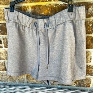 Lululemon grey size 12 On the Fly Short 2.5”